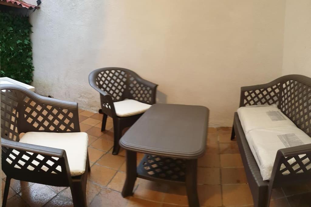 Casa Ramona Apartamento De Pueblo Con Patio En El Centro De Sant Joan Sant Joan de les Abadesses Εξωτερικό φωτογραφία